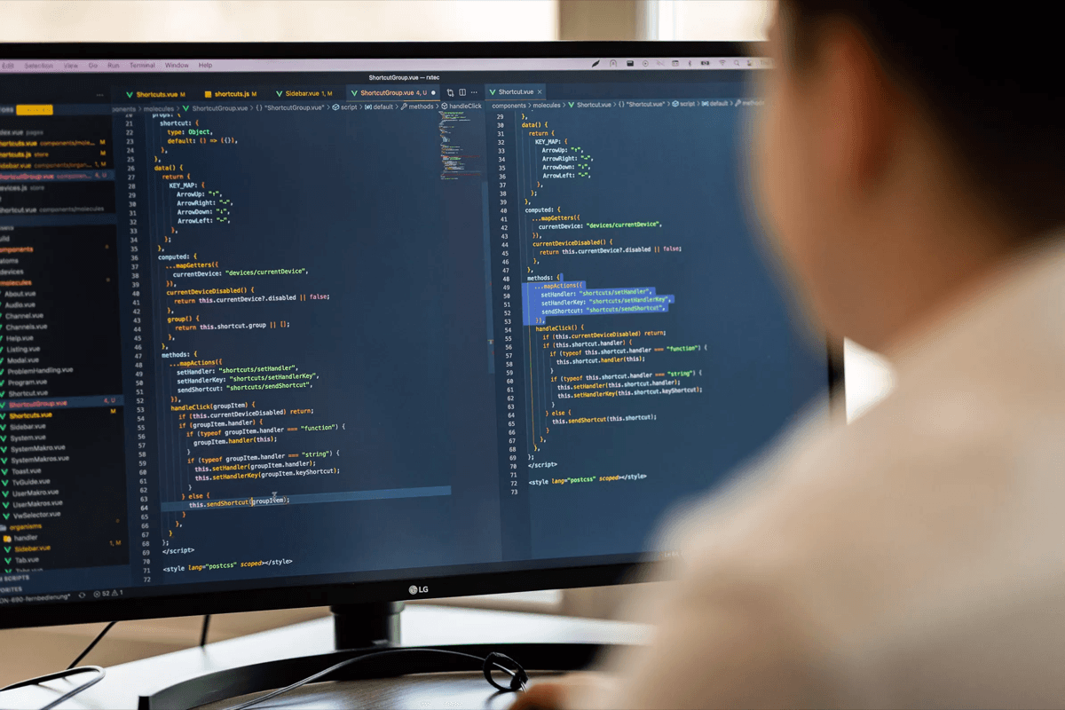 Ein Bildschirm mit Programmiercode